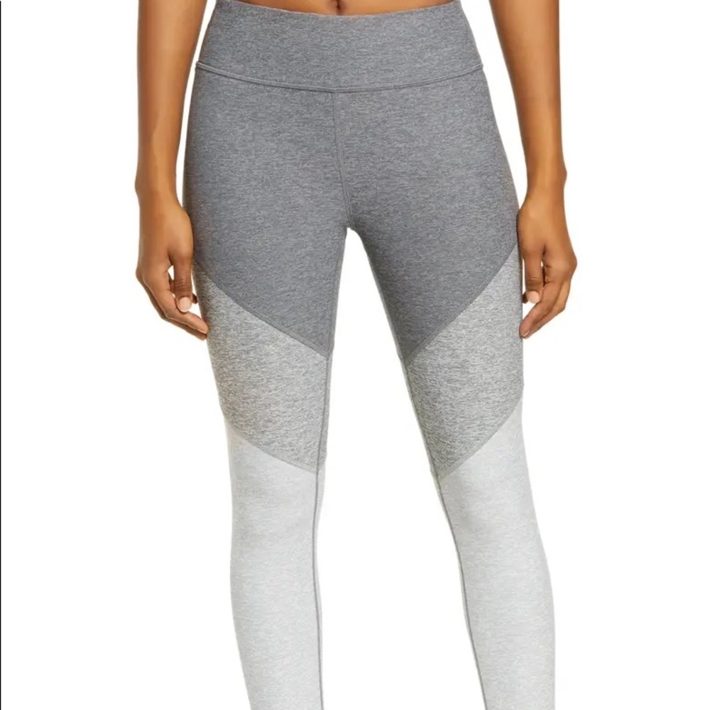 Outdoor voices 7/8 spring leggings in graphite/ash/dove